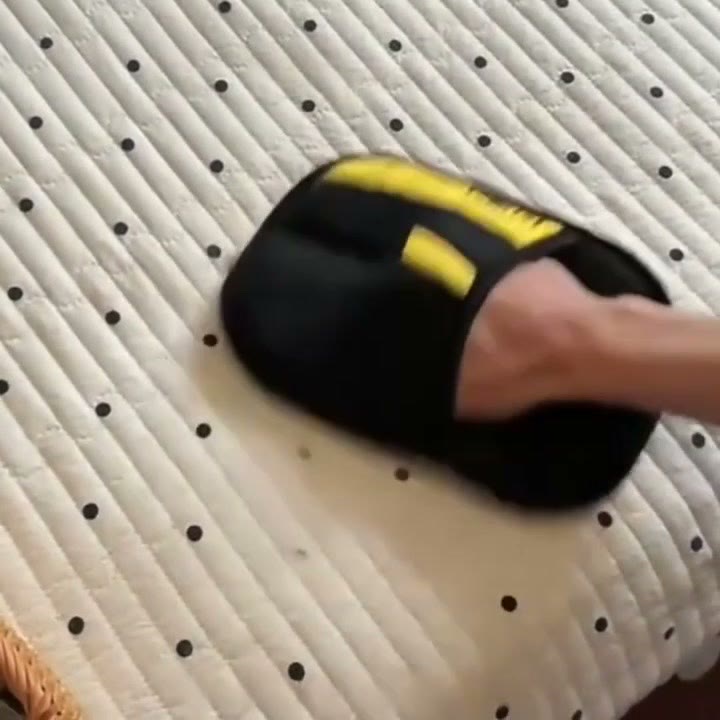 ミトンに手を入れた様子